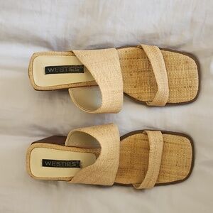 Westies Tan Thick Strap Heels. Sz 9